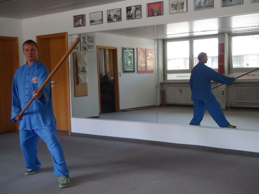 Langstock im Kung Fu Zentrum KFB